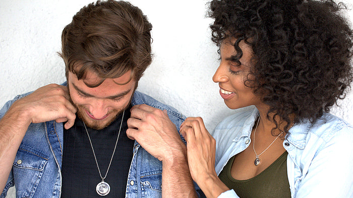 Your Moon Phase and Long-Distance Friendships: Staying Close and Spiritually Connected